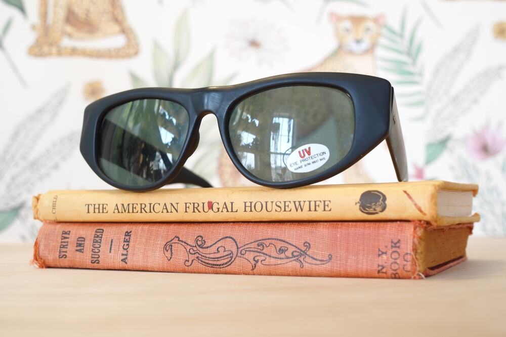 Vintage 1980s Cat Eye Sunglasses Korea Rockabilly Greaser Festival Retro NOS
